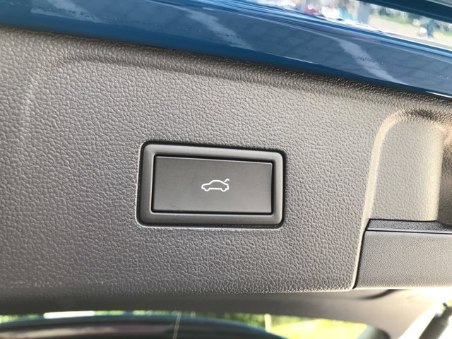 New 2026 Mountain Lake Blue Metallic Volkswagen 2.0T SE w/Technology image 27