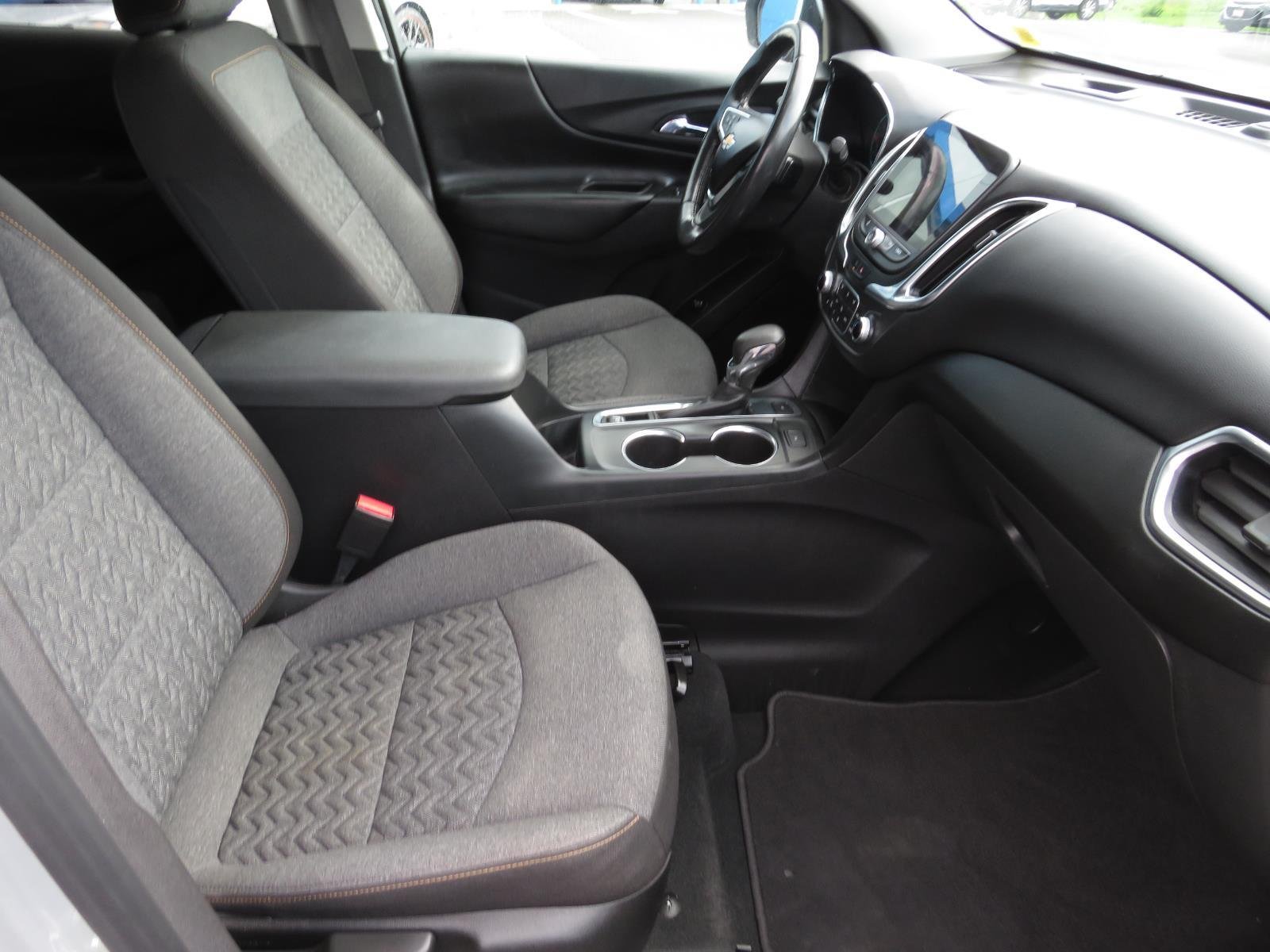 Used 2022 Silver Ice Metallic Chevrolet LT image 18