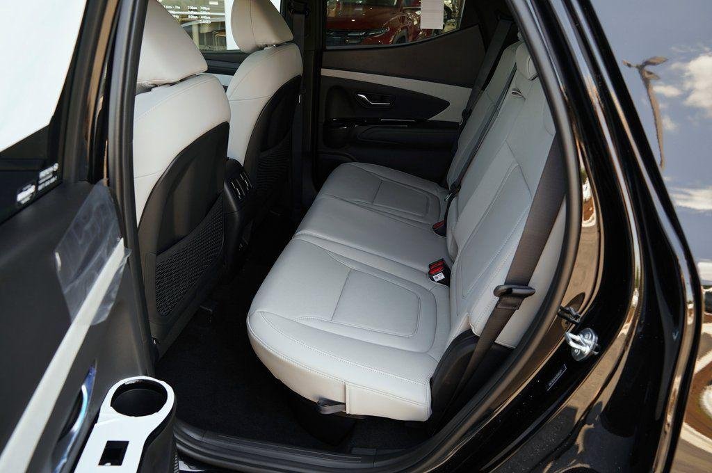 2025 Hyundai Santa Cruz Limited - Photo 30