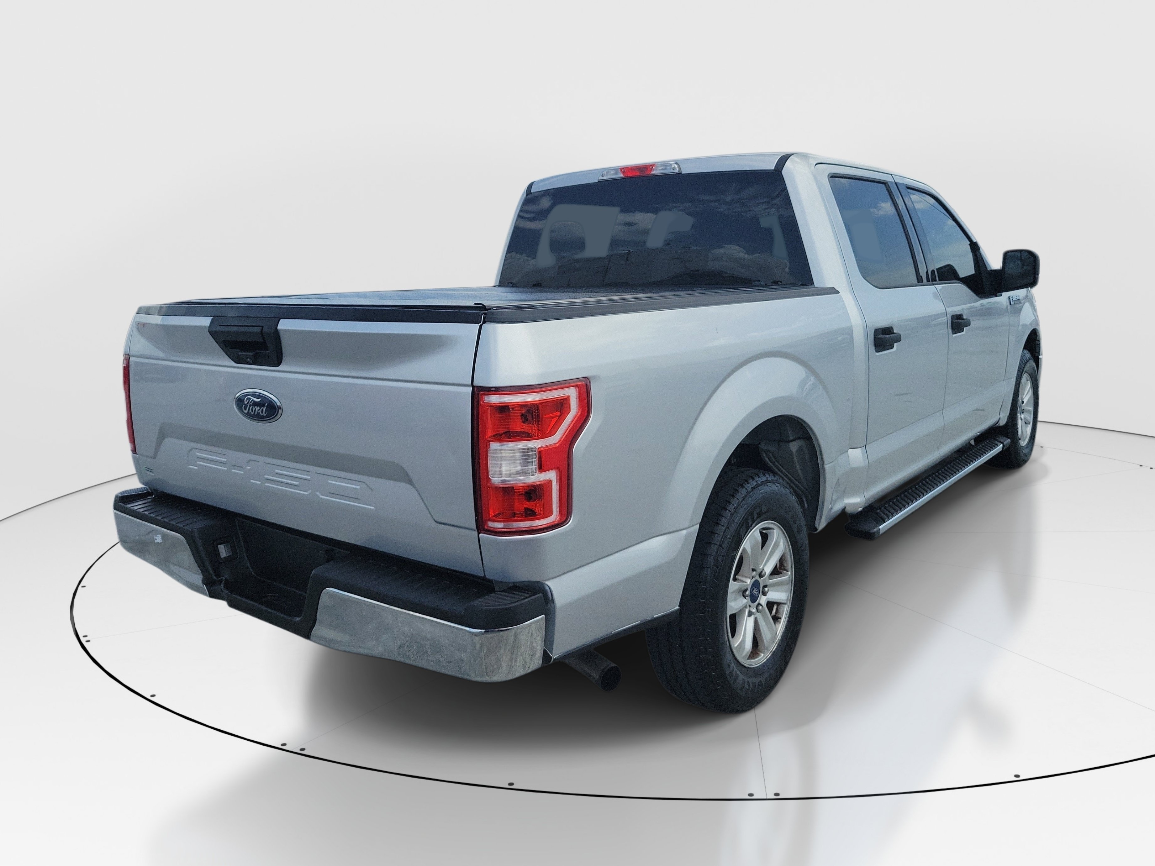 Used 2018 Ingot Silver Ford XLT image 6