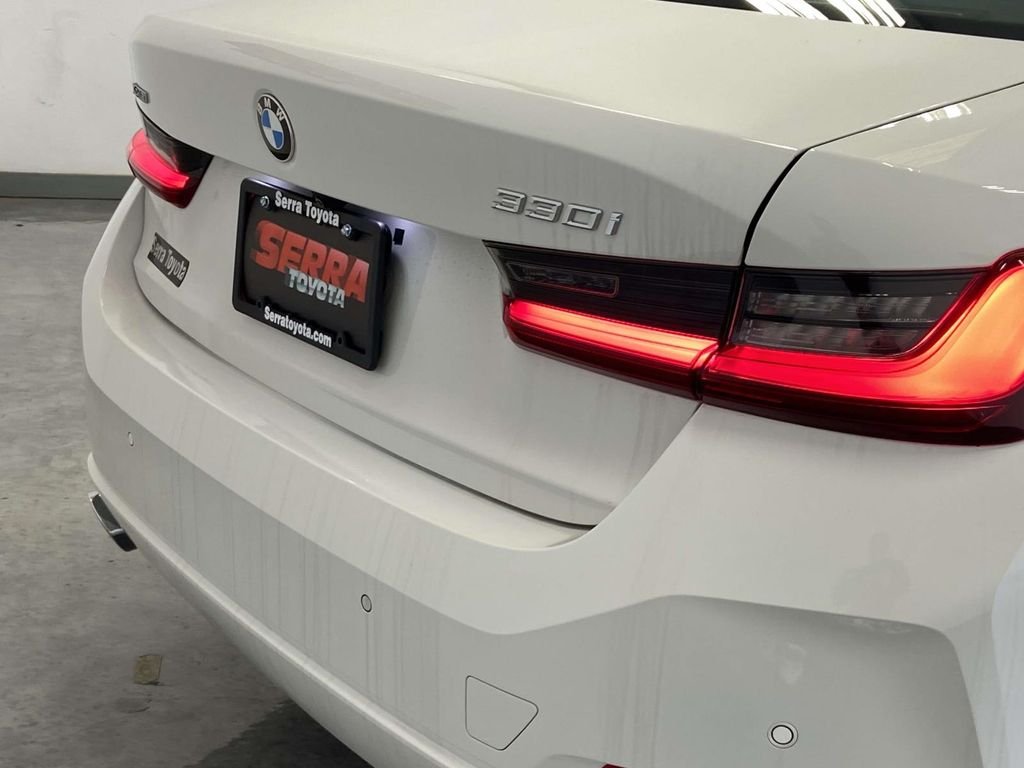 2025 BMW 3 Series 330i - Photo 14
