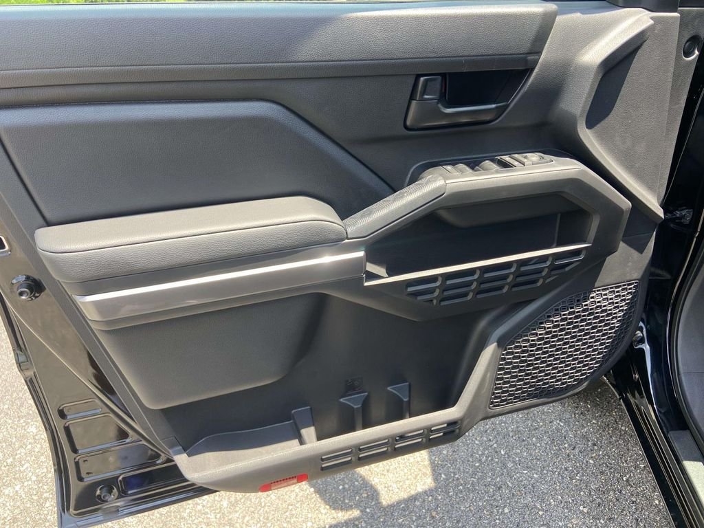 2026 Toyota Tacoma SR5 - Photo 13
