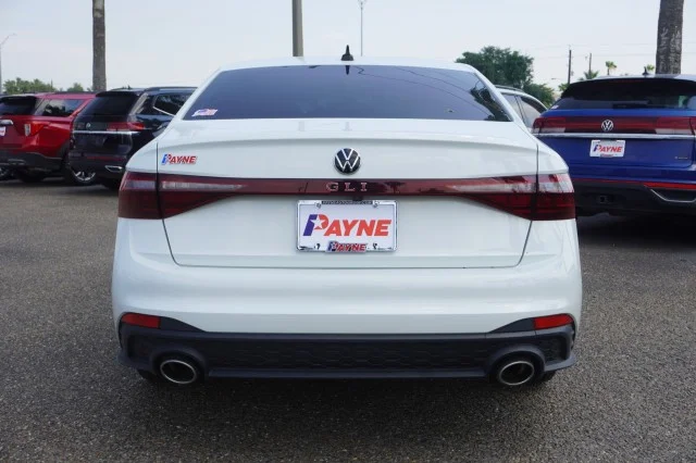 Used 2025  Volkswagen Autobahn image 8