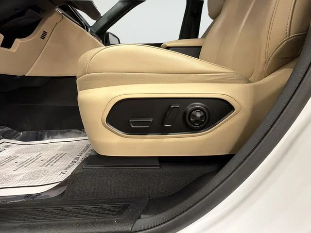 Used 2023 White Jeep Limited image 17