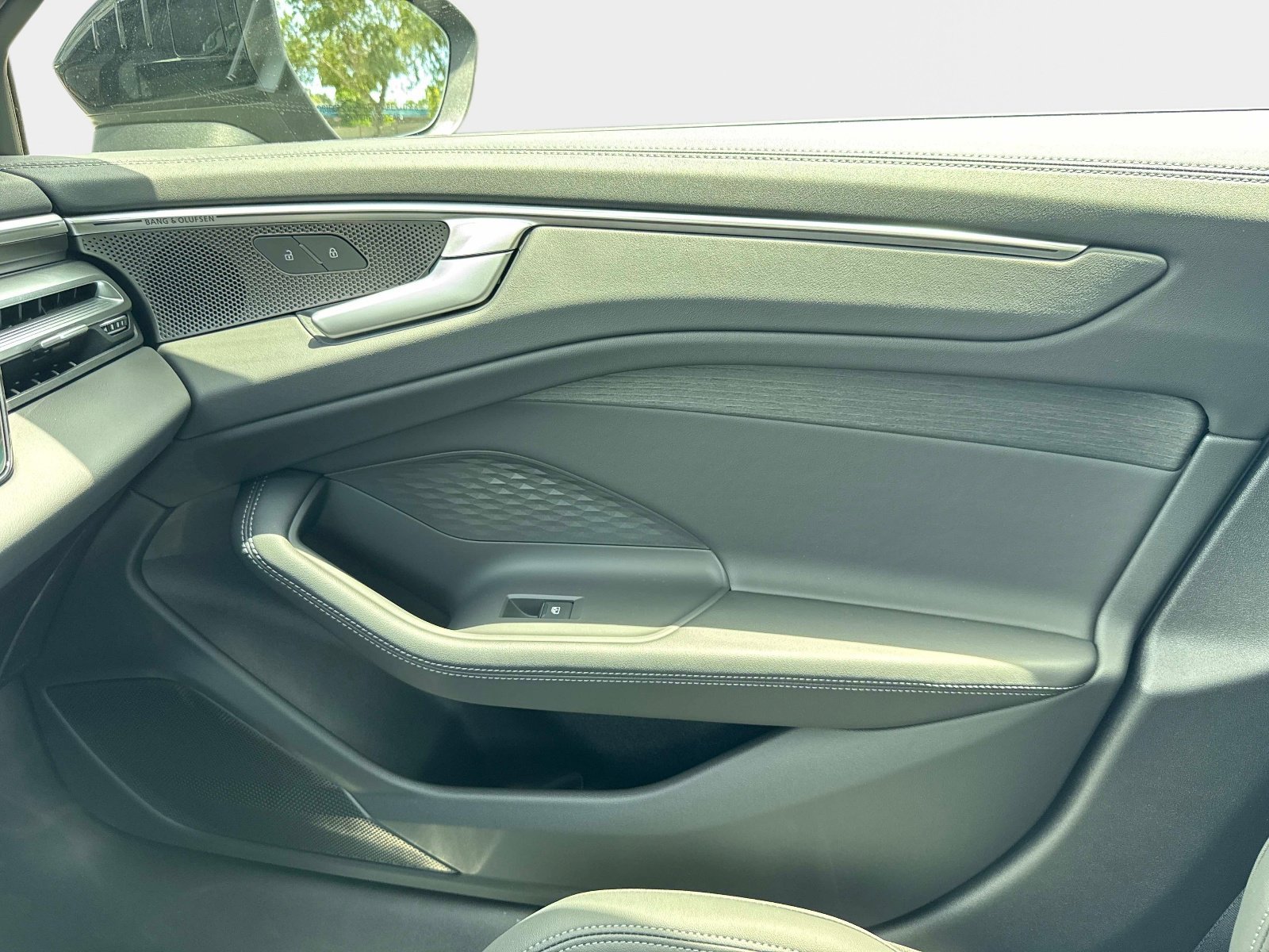 New 2026 Daytona Gray Pearl Effect Audi Prestige image 21