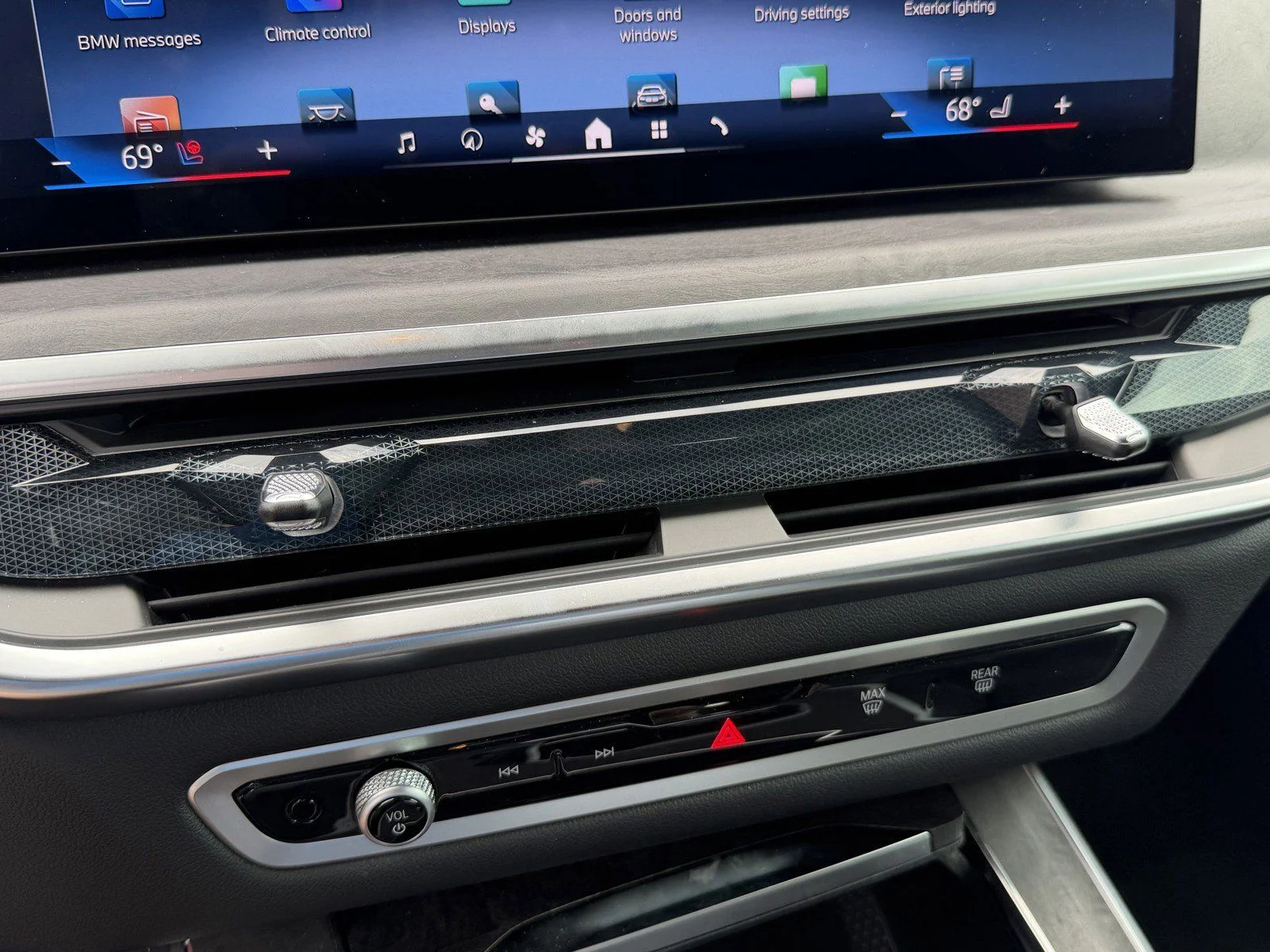 New 2026 Black Sapphire Metallic BMW sDrive40i image 34