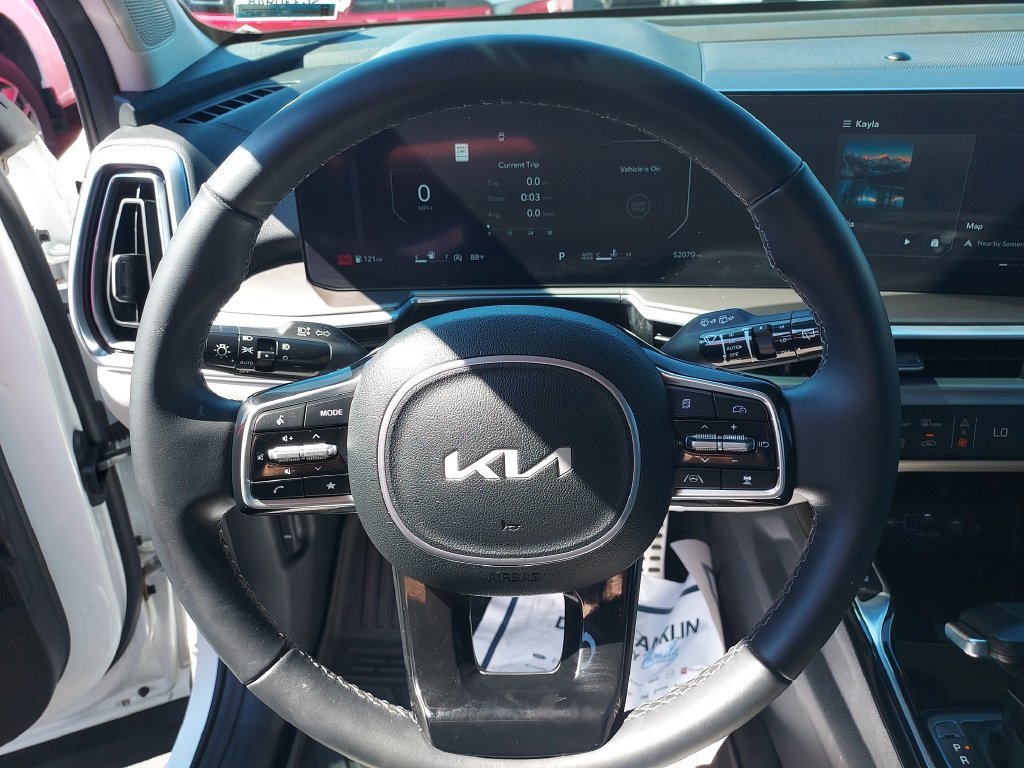 Used 2025 White Kia SX image 19