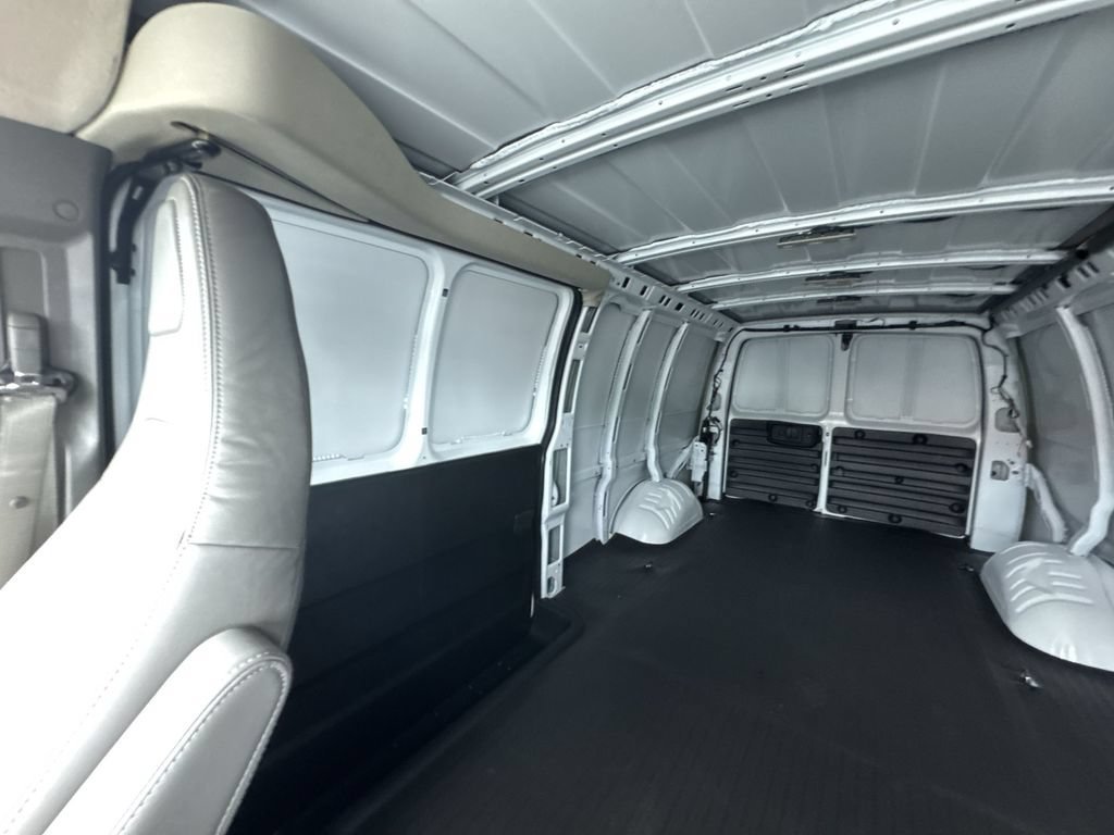 New 2025 Summit White GMC Work Van image 12