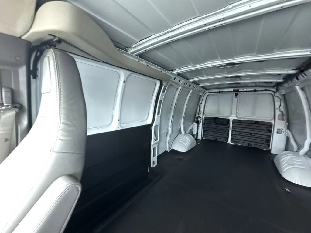 New 2025 Summit White GMC Work Van image 12
