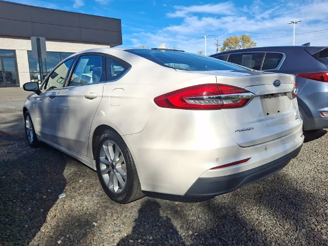 Used 2020 White Ford SE image 4