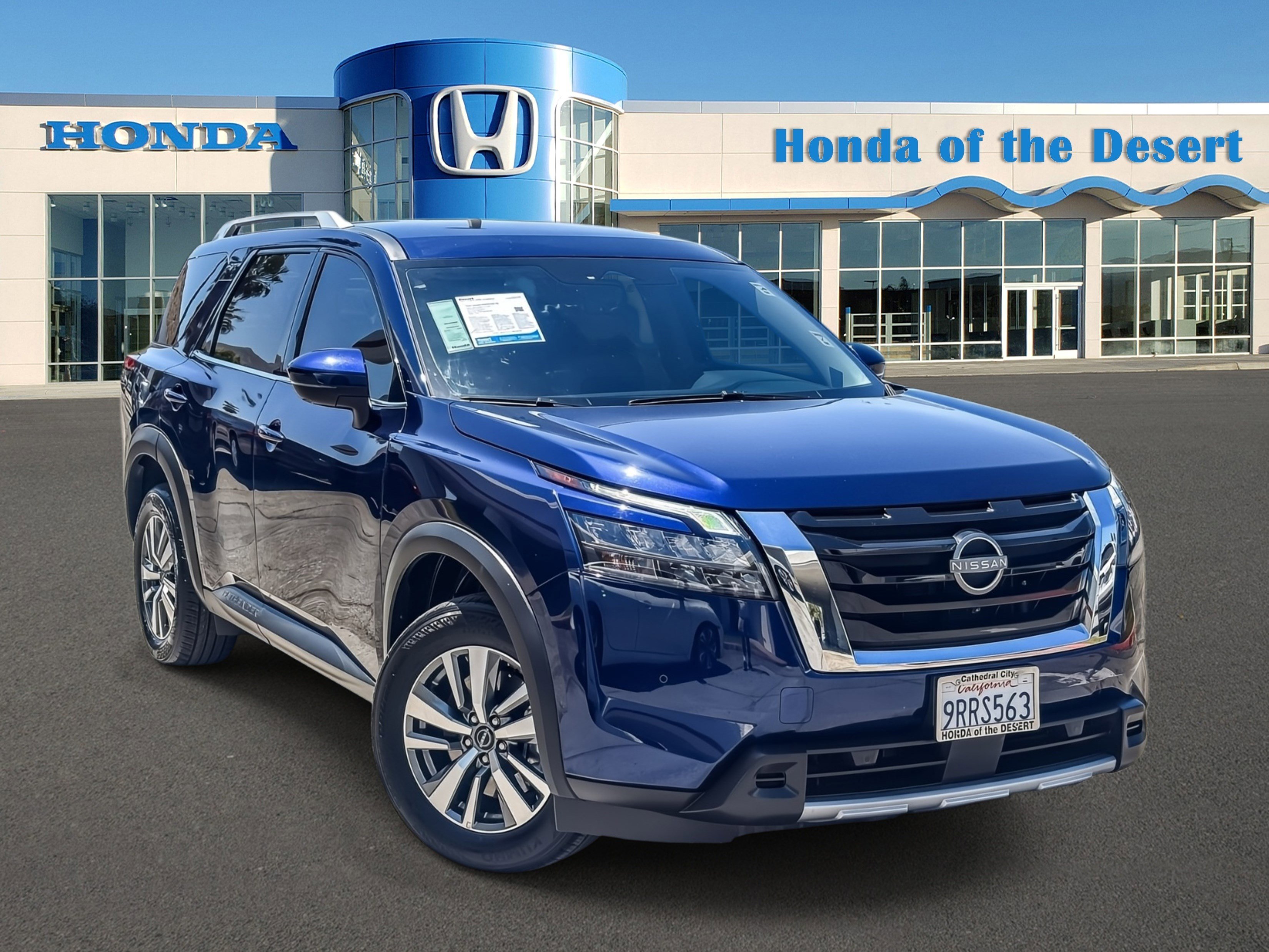 2025 Nissan Pathfinder SL 4WD's photo