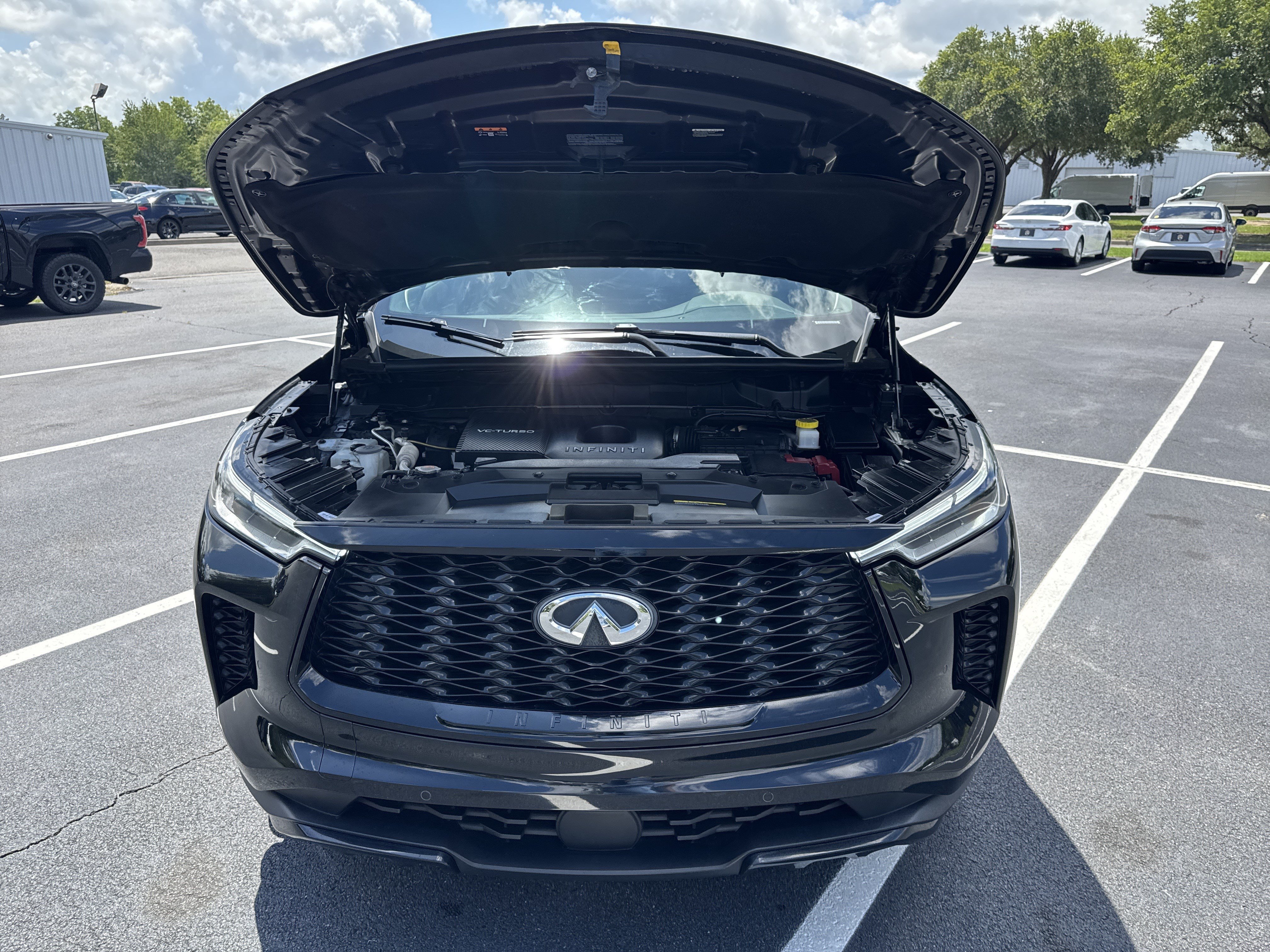 Used 2025 Mineral Black INFINITI LUXE image 42