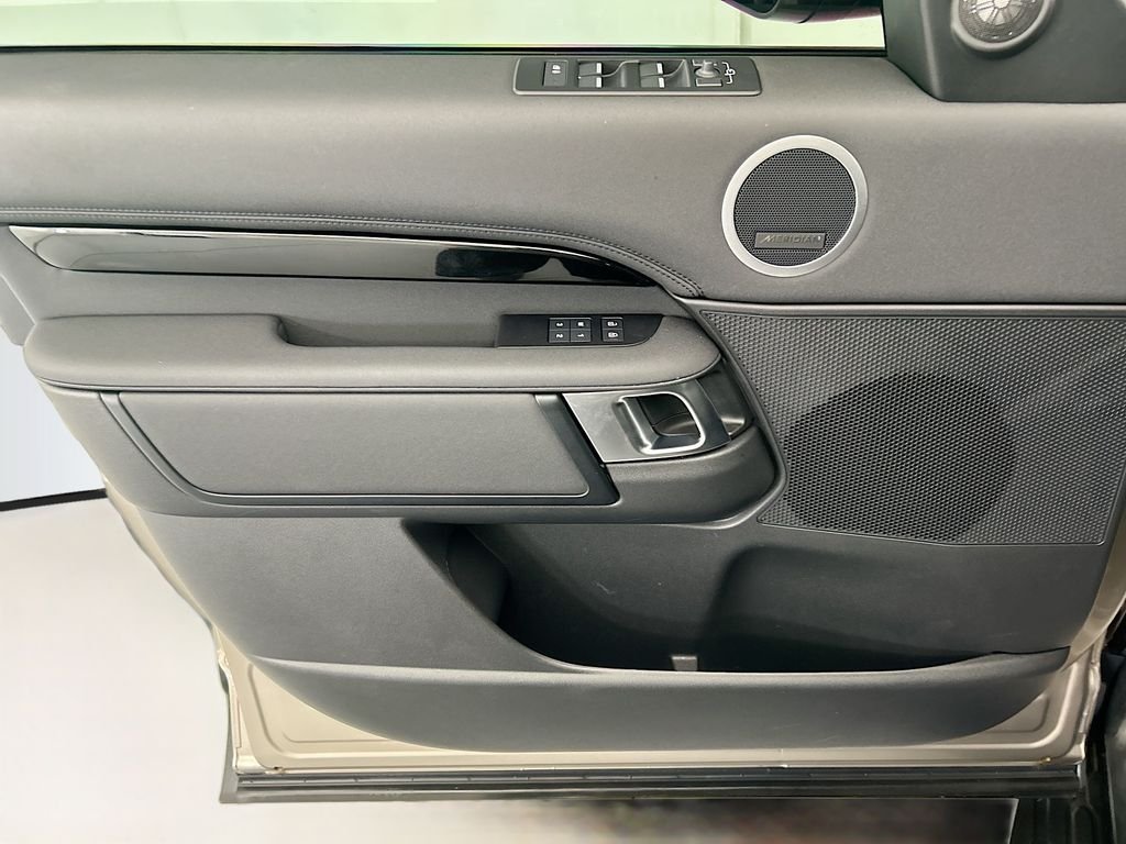 2025 Land Rover Discovery S - Photo 23
