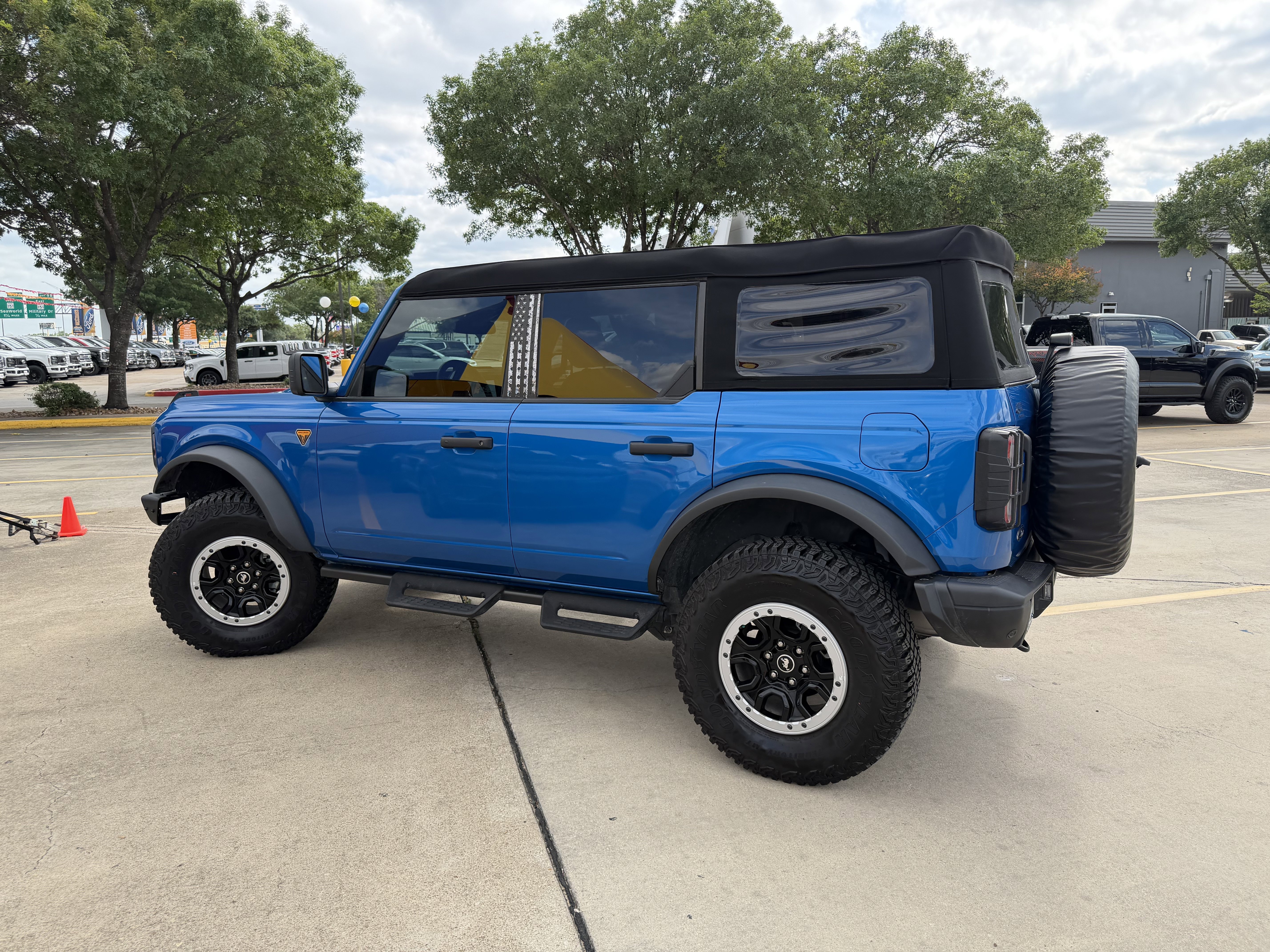 Used 2024 Velocity Blue Metallic Ford Badlands image 9