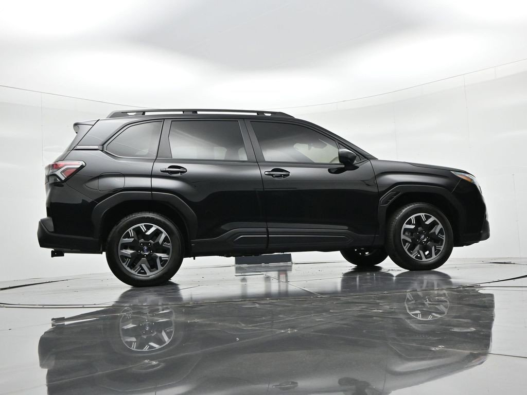 Used 2025 Crystal Black Silica Subaru Premium image 20