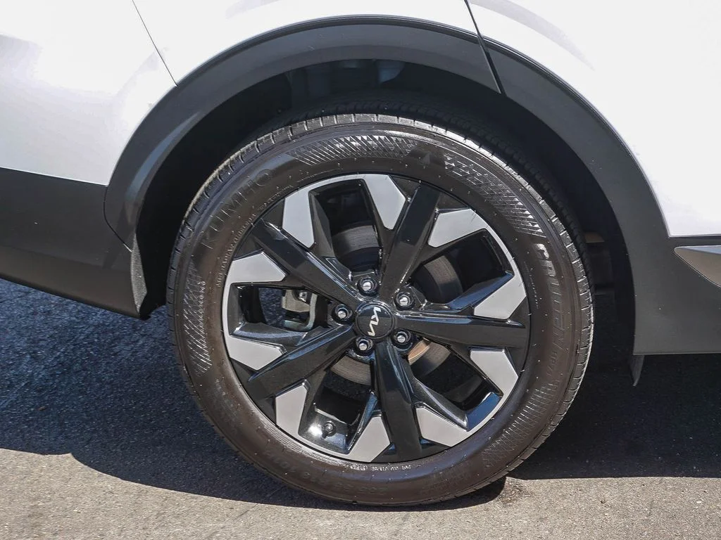 Certified Used 2023 White Kia X-Line image 9