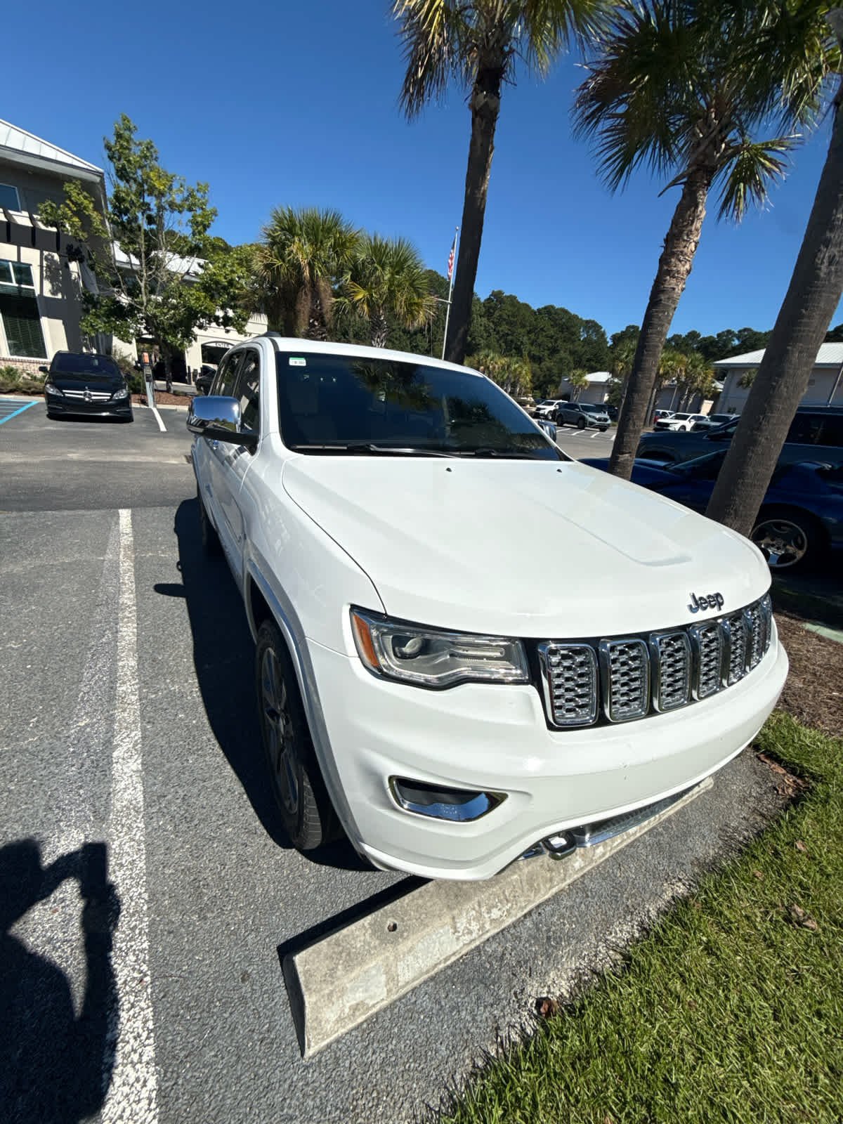 Used 2018 Bright White Clearcoat Jeep Overland image 2