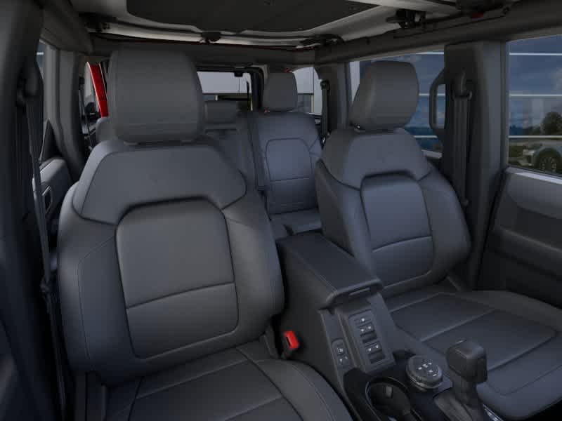 Nova imagem do Ford Big Bend® 2026 em Vermelho Rubi Metálico com Verniz Transparente 10