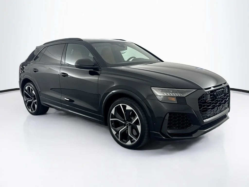 Used 2023 Mythos Black Metallic Audi 4.0T image 3