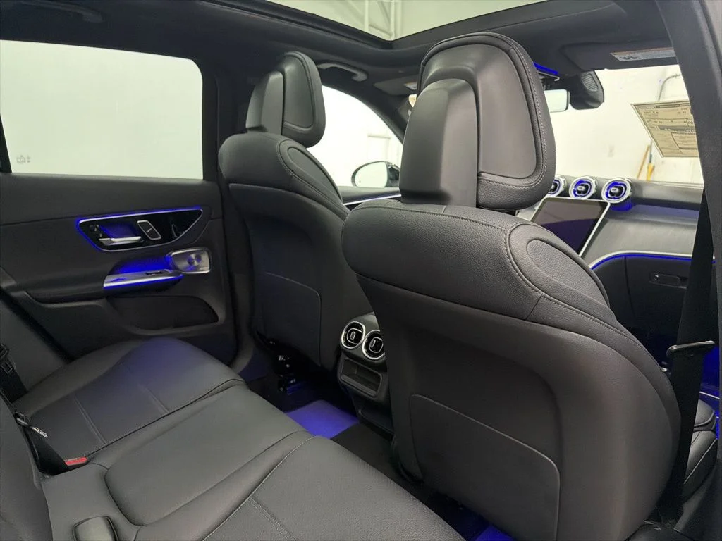 Used 2026 Black Mercedes-Benz GLC 300 image 24