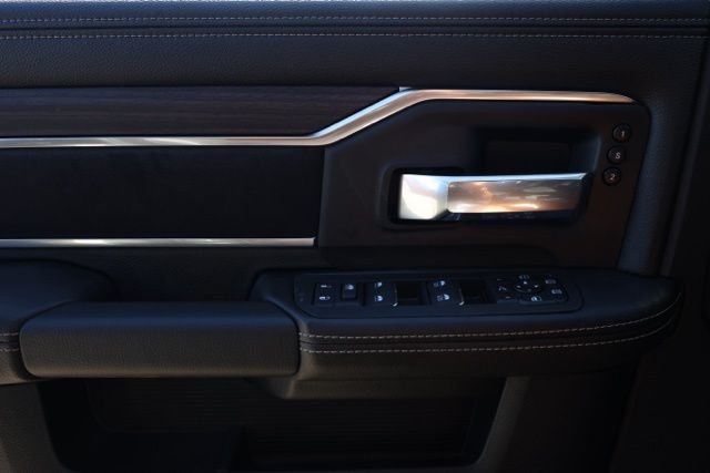 New 2026 Diamond Black Crystal Pearl-Coat Exterior Paint RAM Laramie Night Edition image 22
