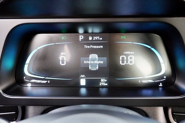 Used 2026 White Hyundai SEL Sport image 29