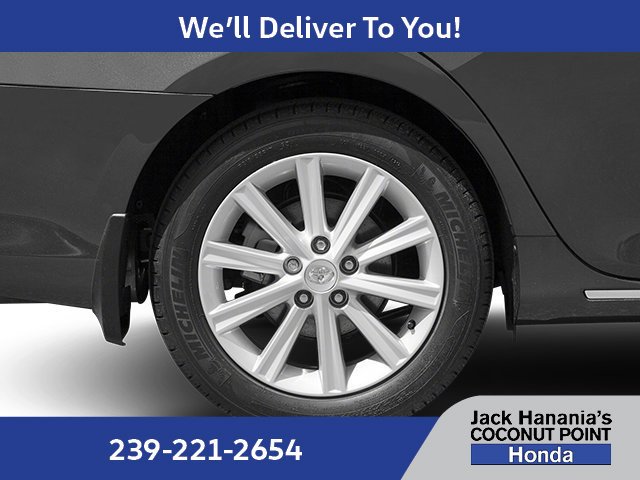 Used 2013 Silver Toyota XLE image 11