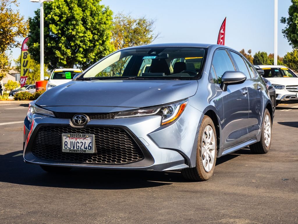 Used 2020  Toyota LE image 3
