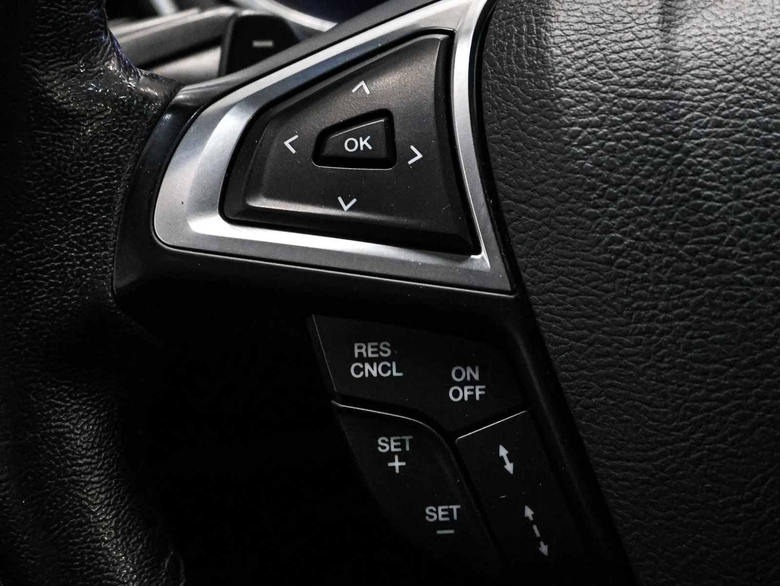 Used 2018 Silver Ford Sport image 35