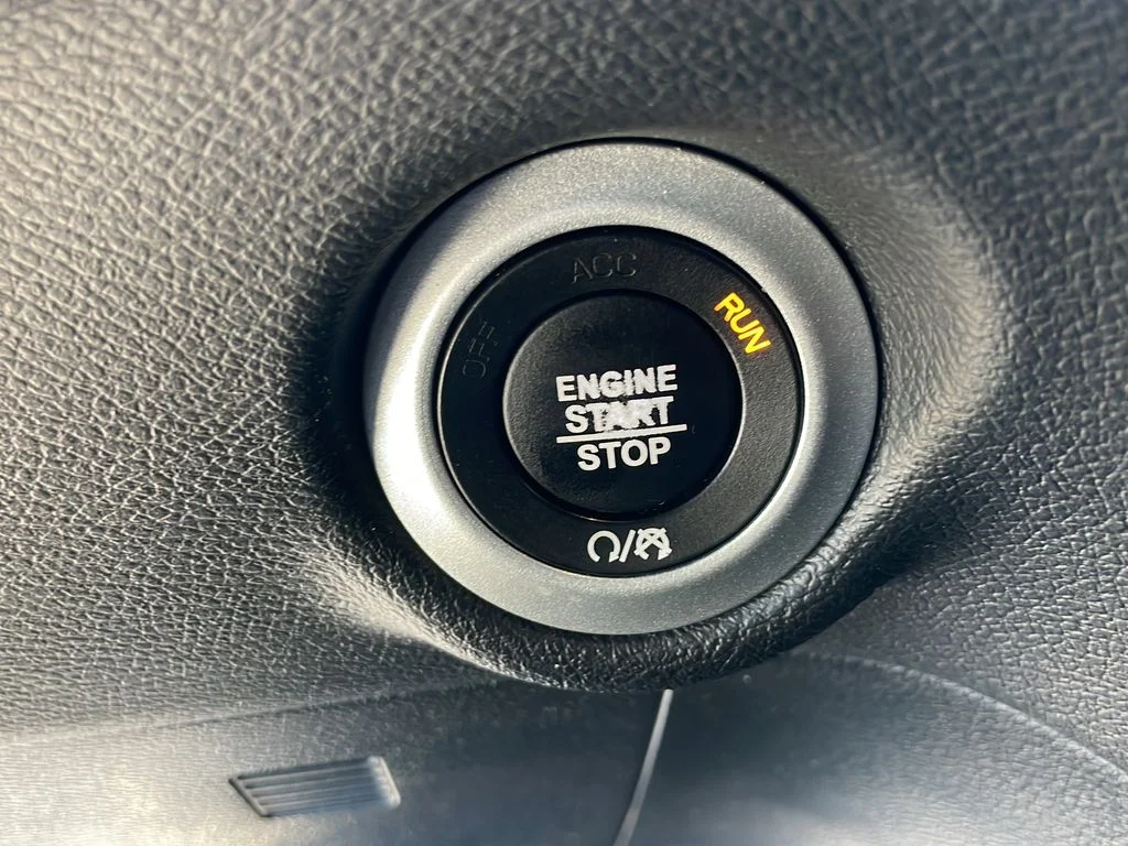 Used 2020 Black Chrysler Touring L image 14