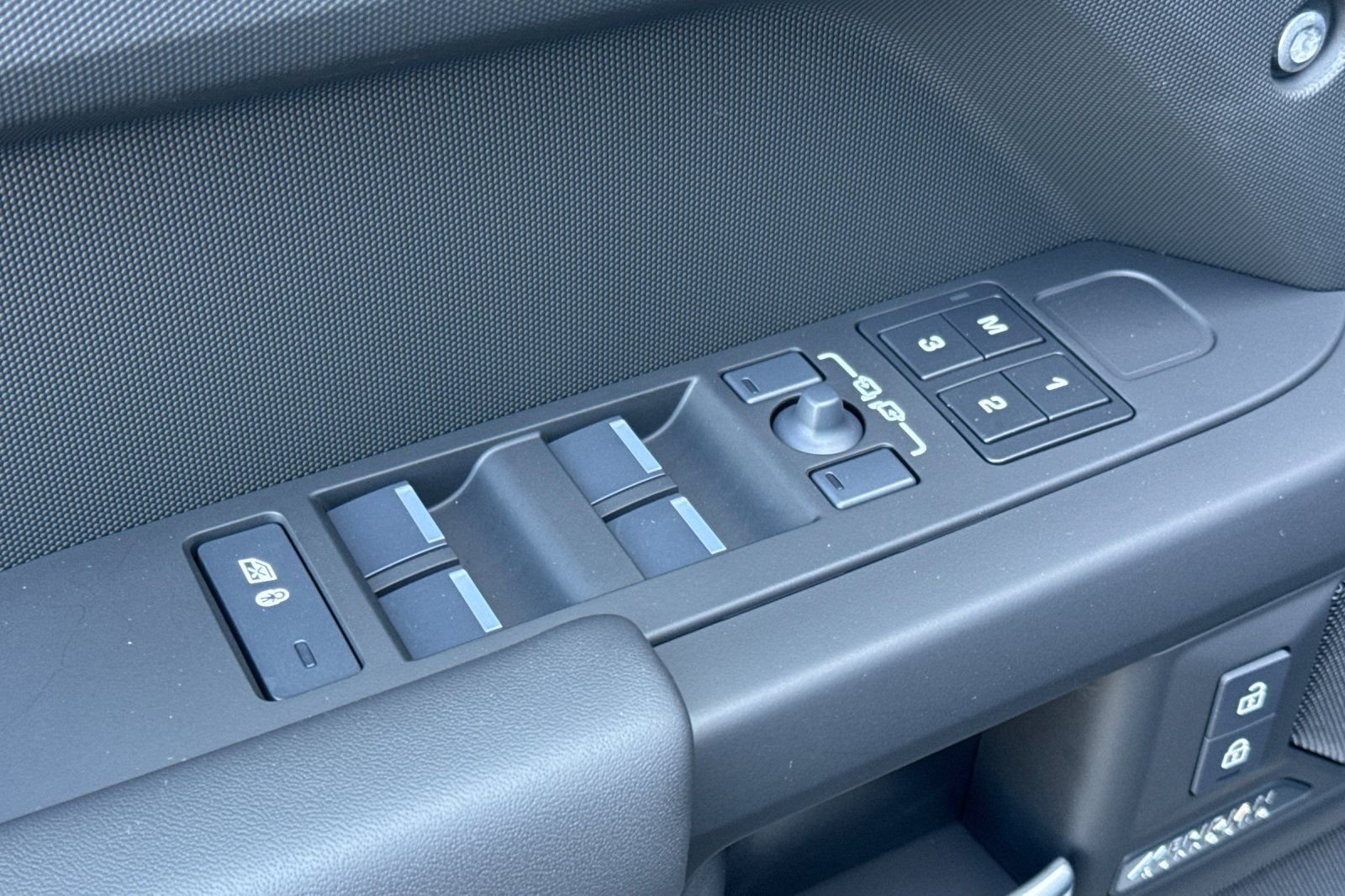 New 2026 Borasco Grey Land Rover X-Dynamic SE image 11
