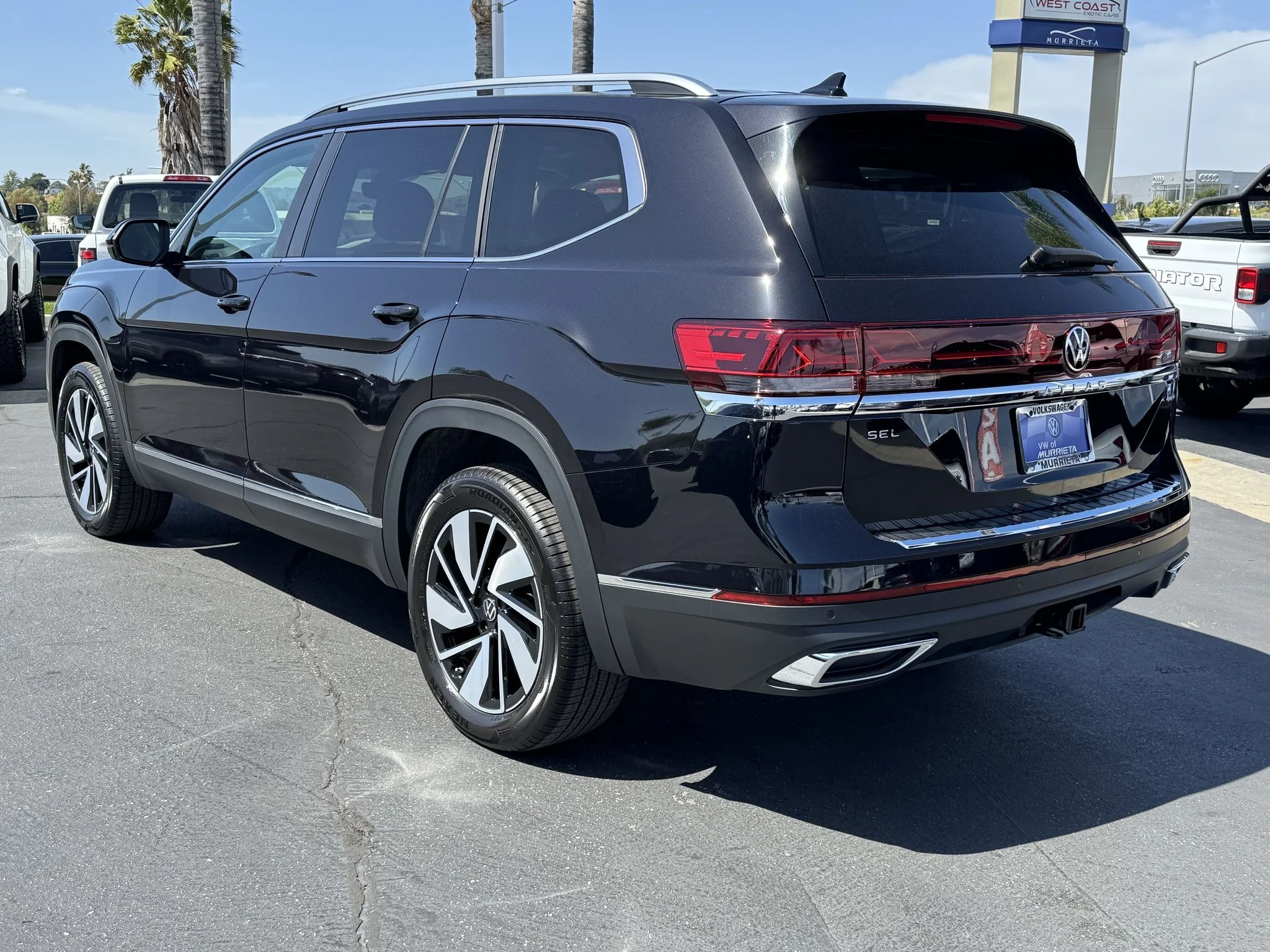 New 2026 Deep Black Pearl Volkswagen 2.0T SEL image 6