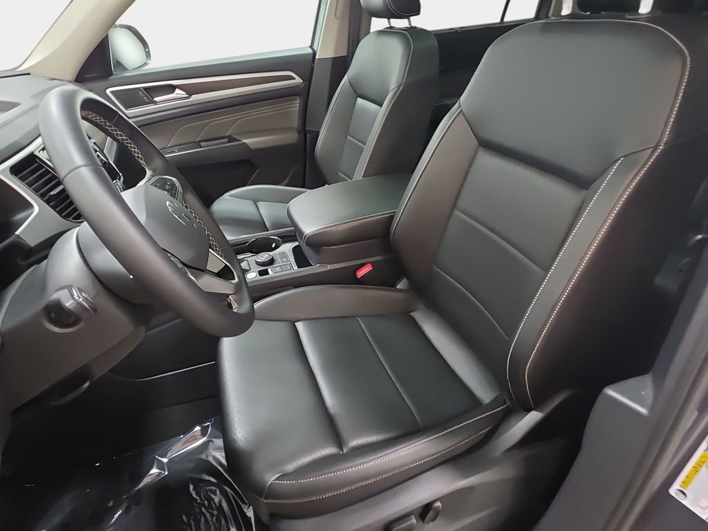 2023 Volkswagen Atlas SE w/Tech - Photo 13
