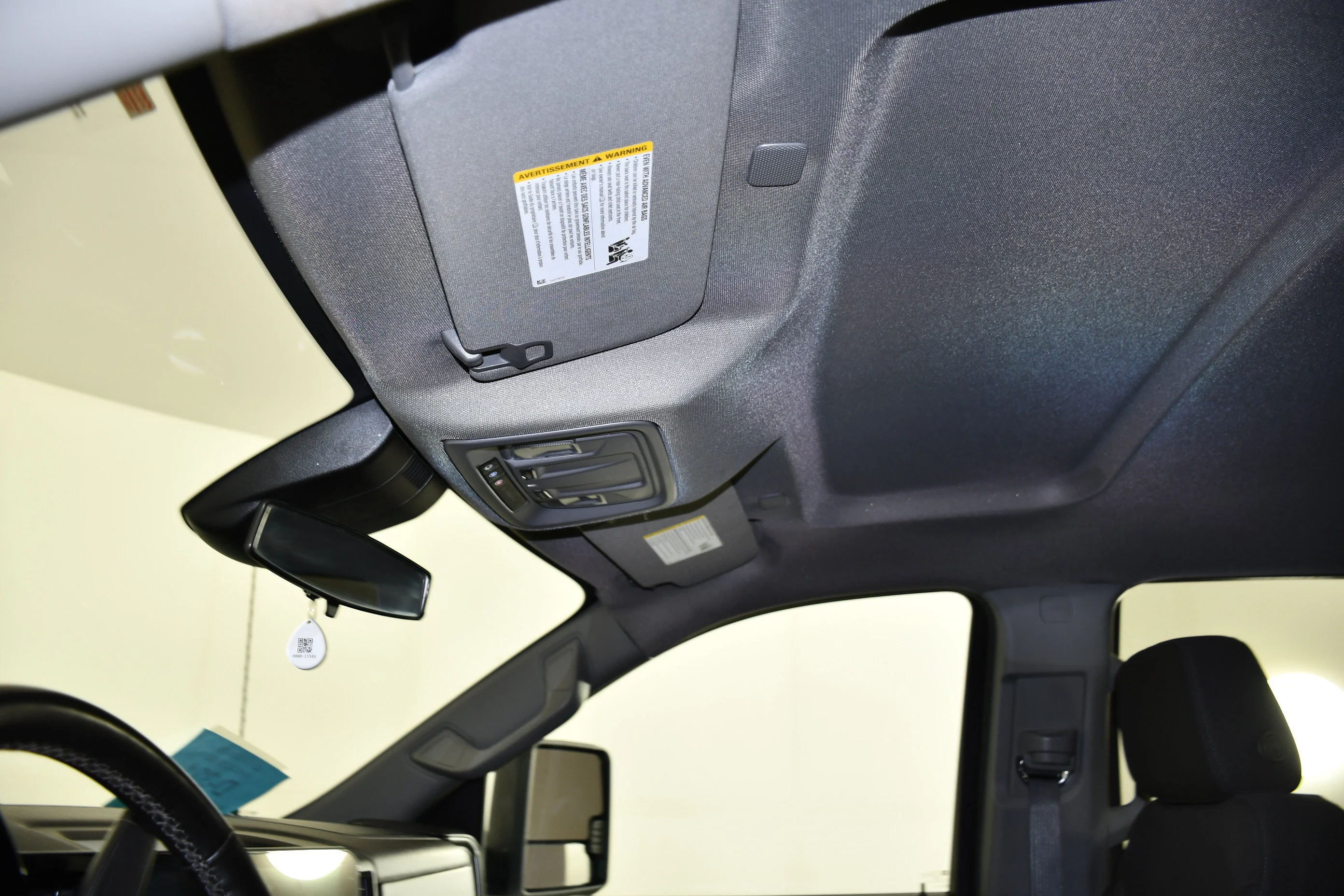 Used 2025 Summit White Chevrolet LT image 40