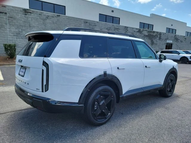 New 2027 Glacial White Pearl Kia X-Line EX image 4