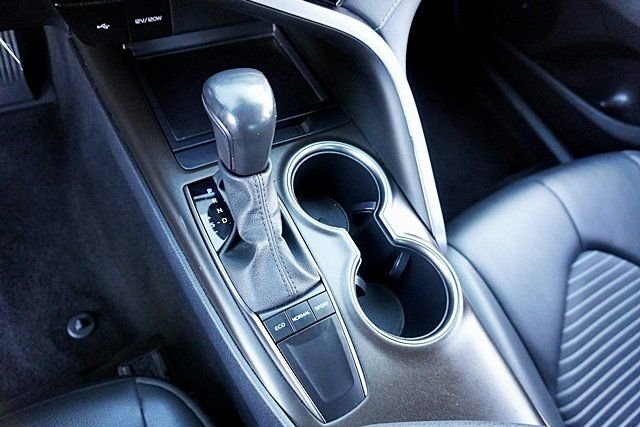 Used 2023  Toyota SE image 27