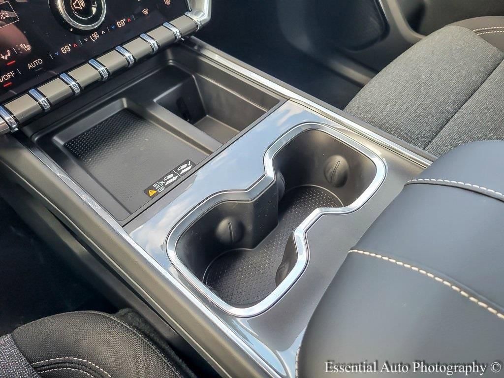 2026 GMC ACADIA - Image 16