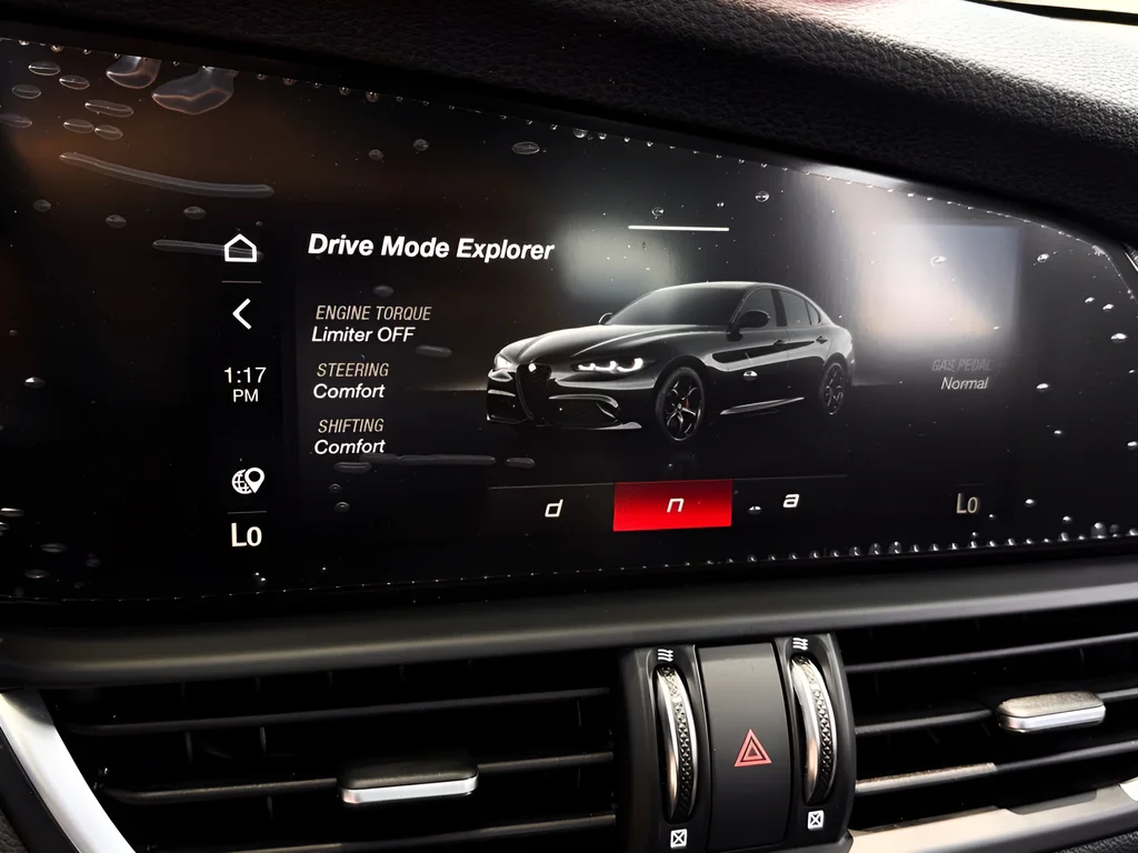 2026 Alfa Romeo Giulia Base - Photo 9