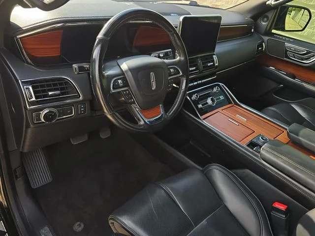 Used 2018 Black Velvet Lincoln Reserve image 16