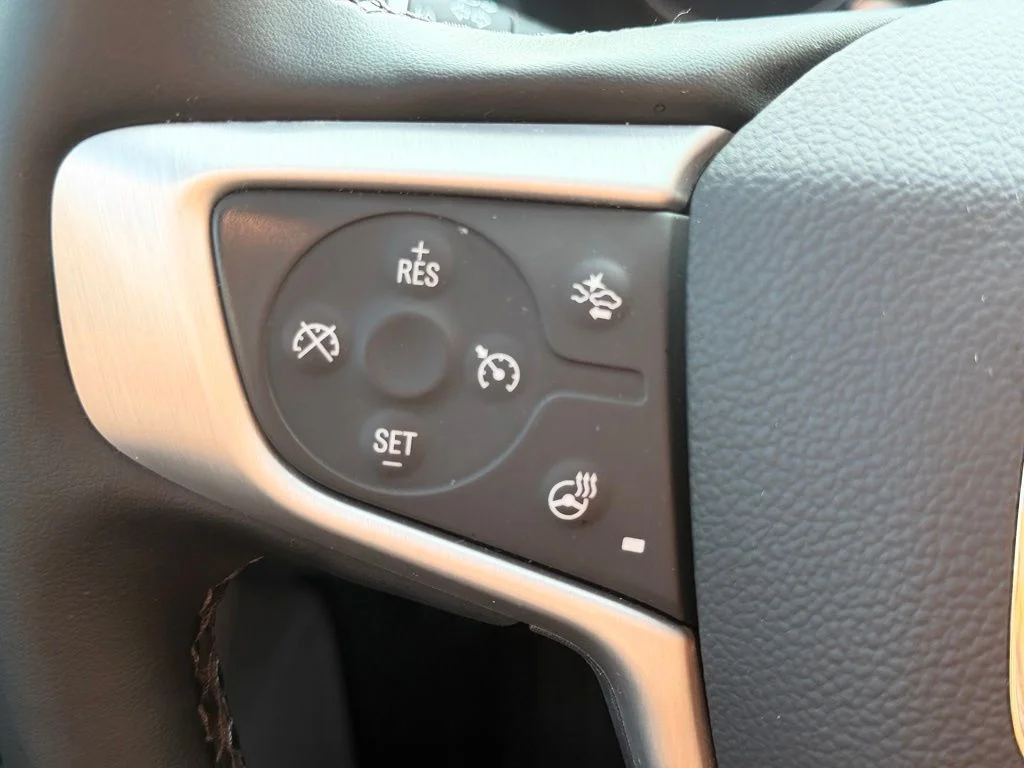 Used 2023 Silver GMC SLT image 30