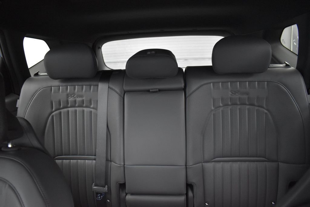 New 2027 Pale Gray Kia X-Line S image 17