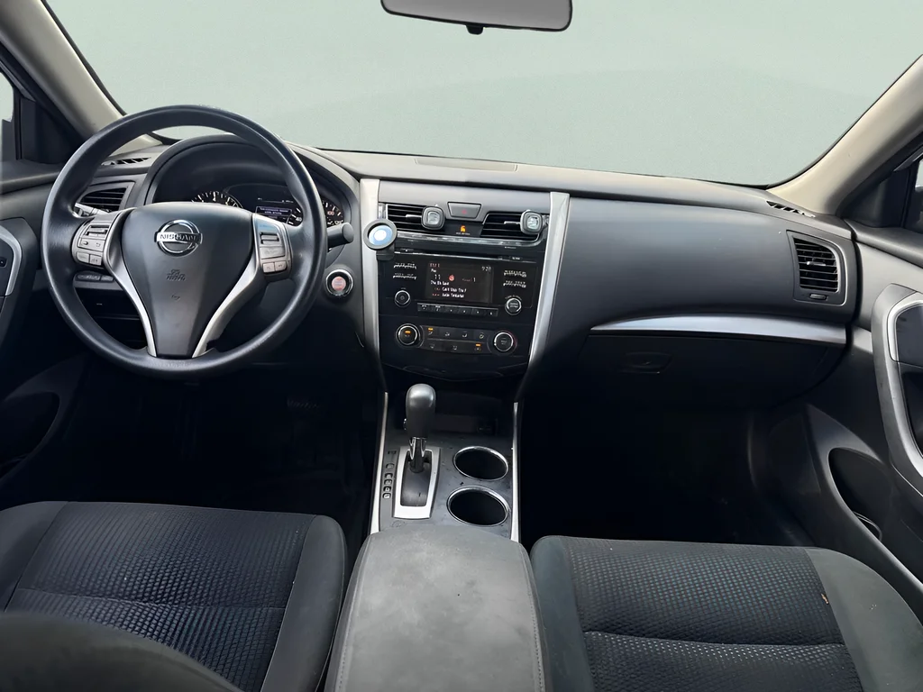 Used 2015 Brilliant Silver Nissan 2.5 S image 14