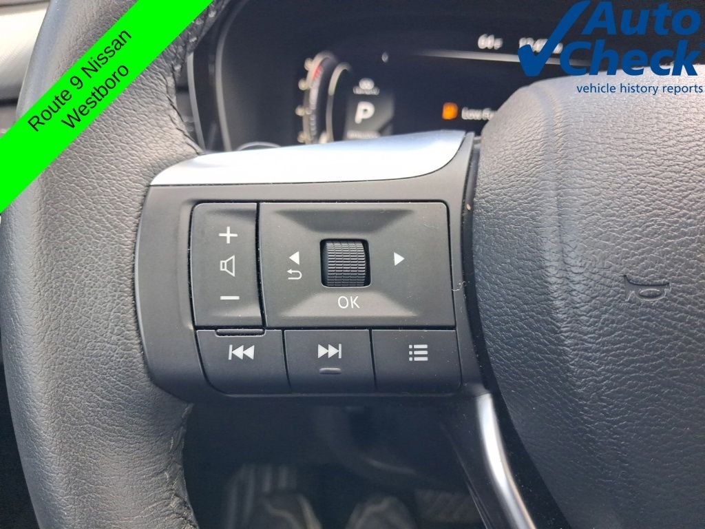 Used 2023 Black INFINITI LUXE image 24