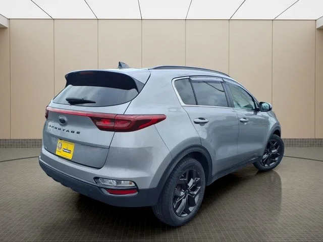 Used 2022 Gray Kia Nightfall image 8
