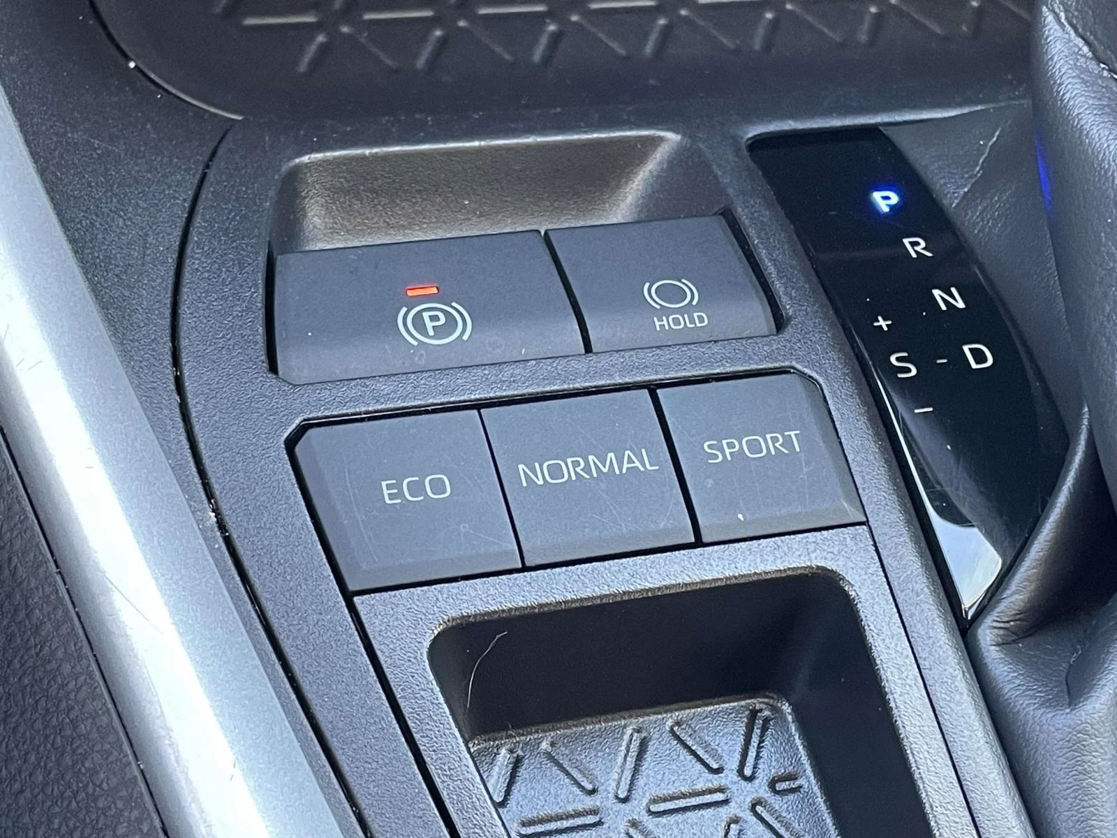 Used 2025 Ice Cap Toyota XLE image 21