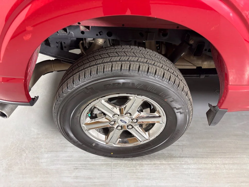 Used 2025 Red Ford XLT image 10