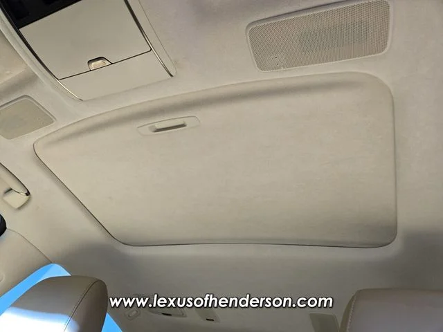 Used 2018 White Lexus 500 Base image 11