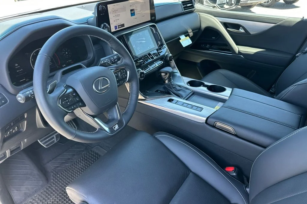 2026 Lexus LX 600 F-Sport - Photo 10