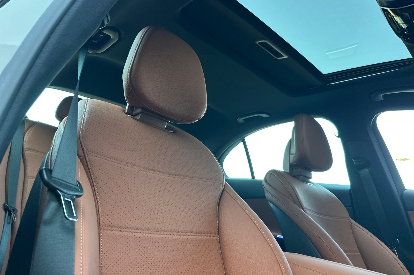New 2025 Polar White Mercedes-Benz C 300 image 34