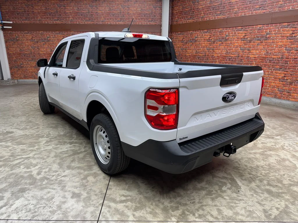 New 2026 Oxford White Ford XL image 2